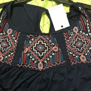 Women’s Plus cold shoulder